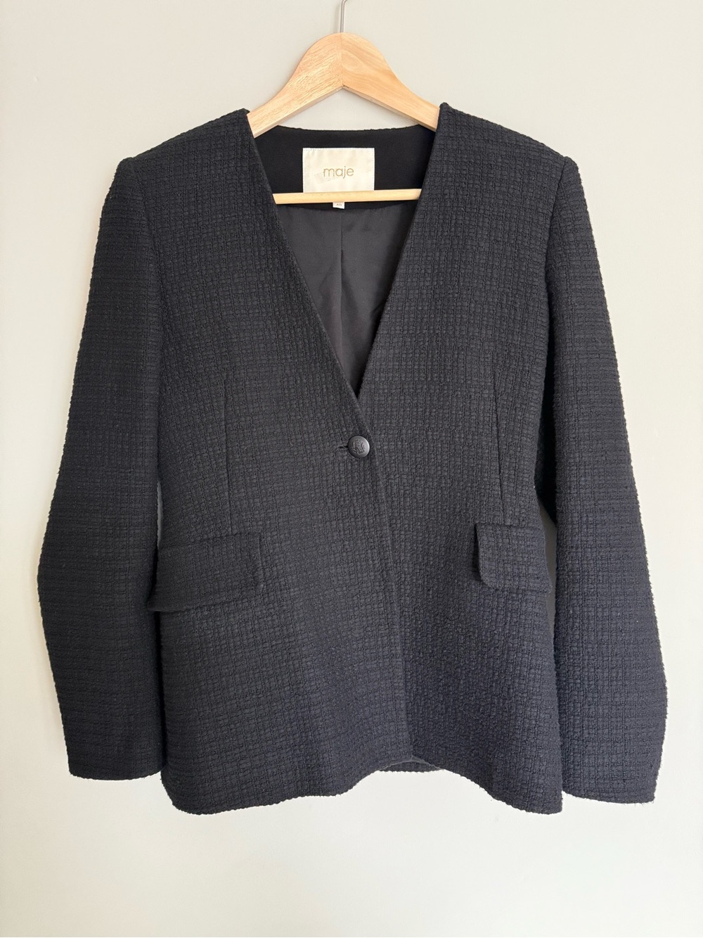 Maje Black Textured V-Neck Single-Button Blazer
